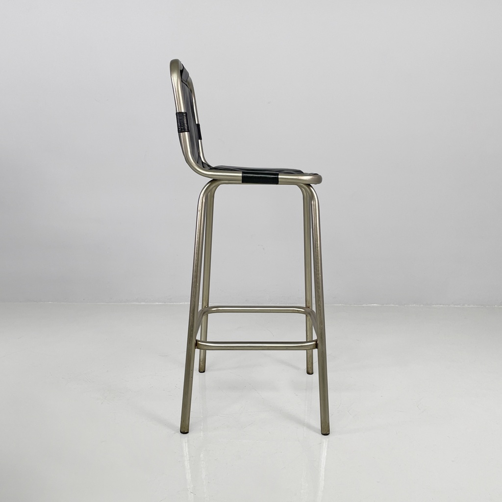 Sgabelli in metallo e pelle nera, 1970 ca.