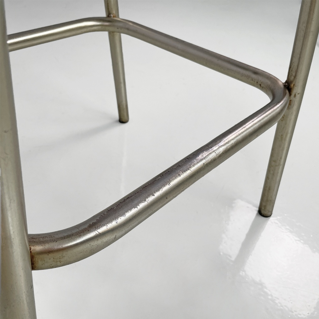 Sgabelli in metallo e pelle nera, 1970 ca.