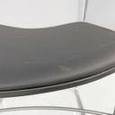 Sedie in acciaio e similpelle nera, 1970 ca.