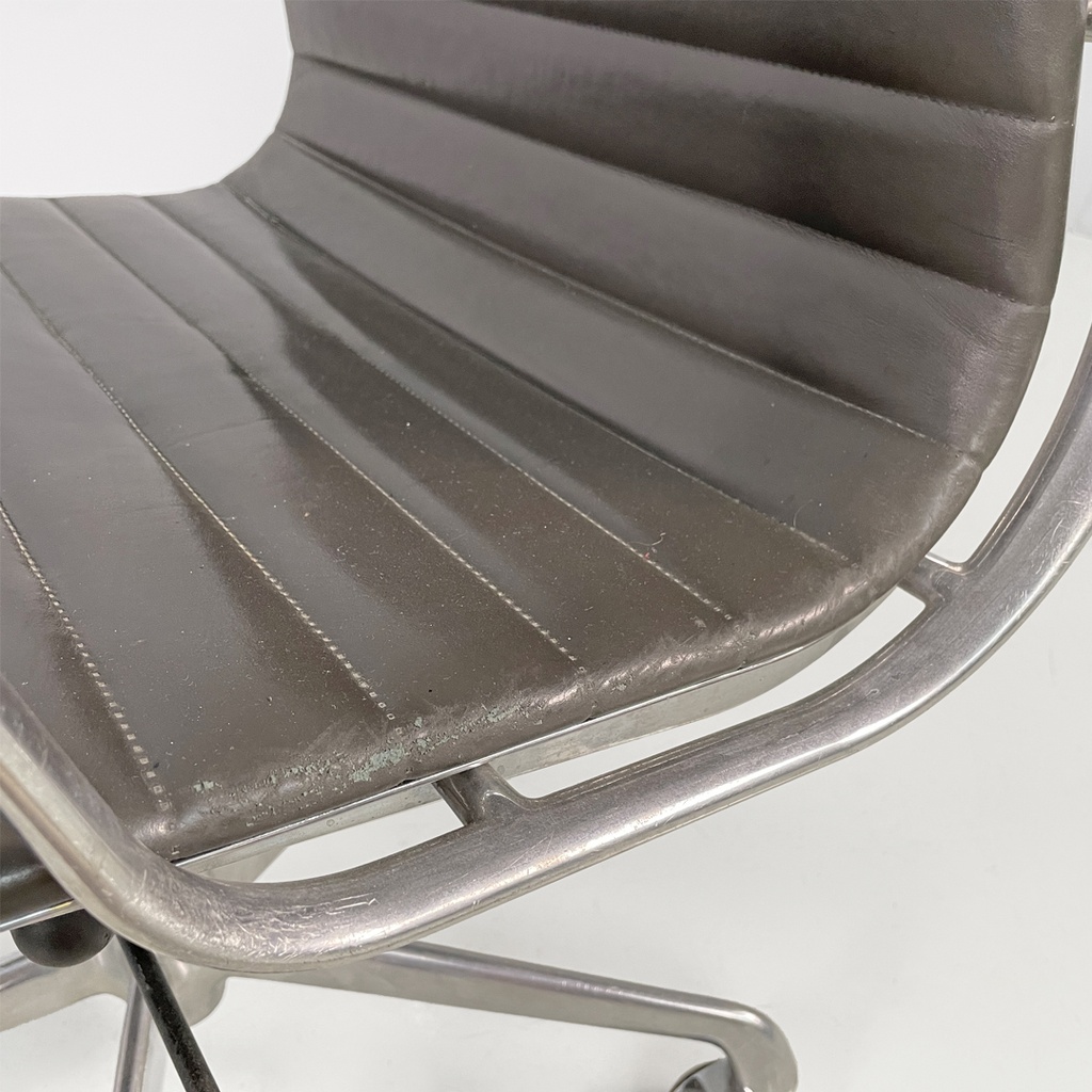 Sedia da ufficio EA108 di Charles e Ray Eames per ICF, 1970 ca.