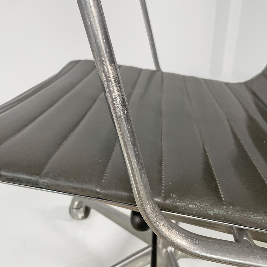 Sedia da ufficio EA108 di Charles e Ray Eames per ICF, 1970 ca.