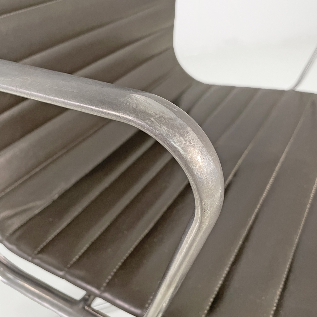 Sedia da ufficio EA108 di Charles e Ray Eames per ICF, 1970 ca.