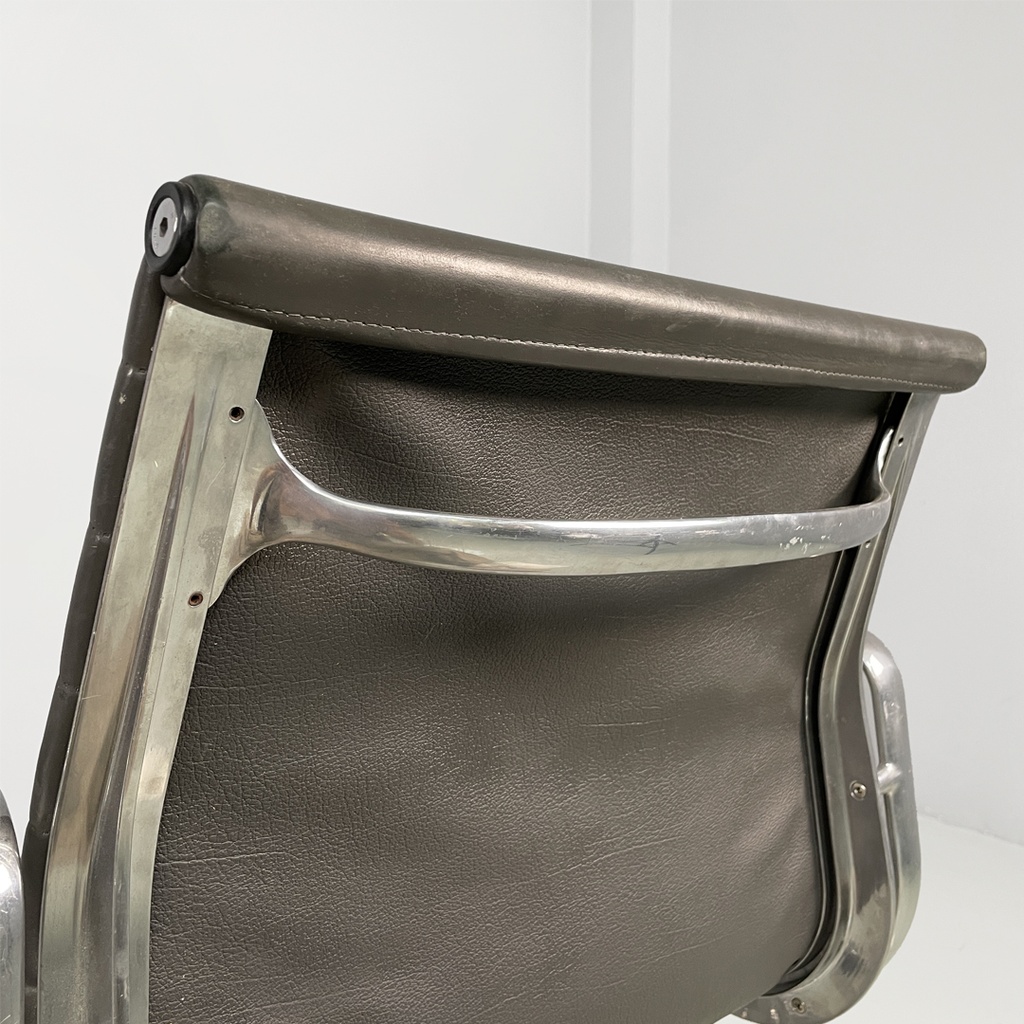 Sedia da ufficio EA108 di Charles e Ray Eames per ICF, 1970 ca.