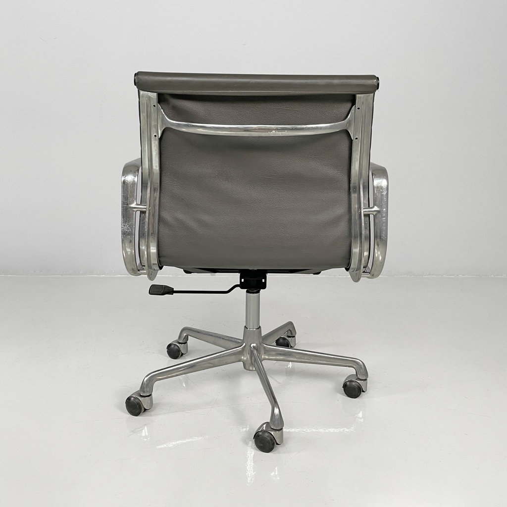 Sedia da ufficio EA108 di Charles e Ray Eames per ICF, 1970 ca.