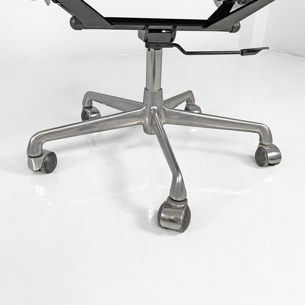 Sedia da ufficio EA108 di Charles e Ray Eames per ICF, 1970 ca.