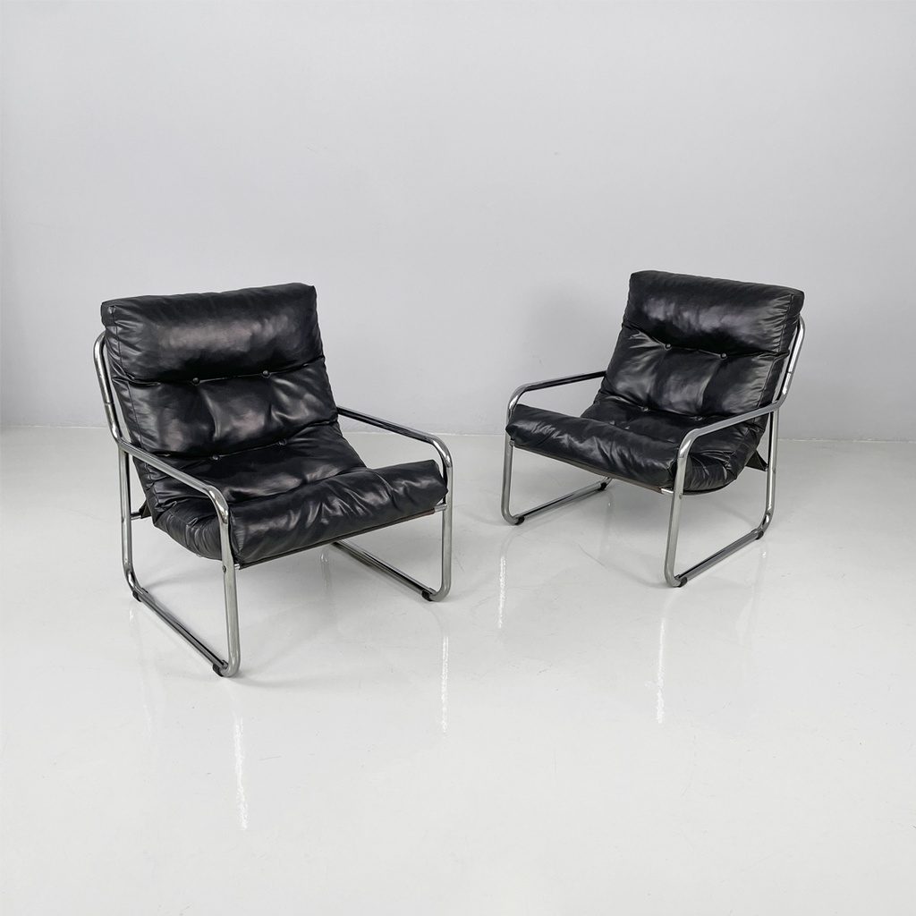 Poltrone in metallo e pelle nera sintetica, 1970 ca.