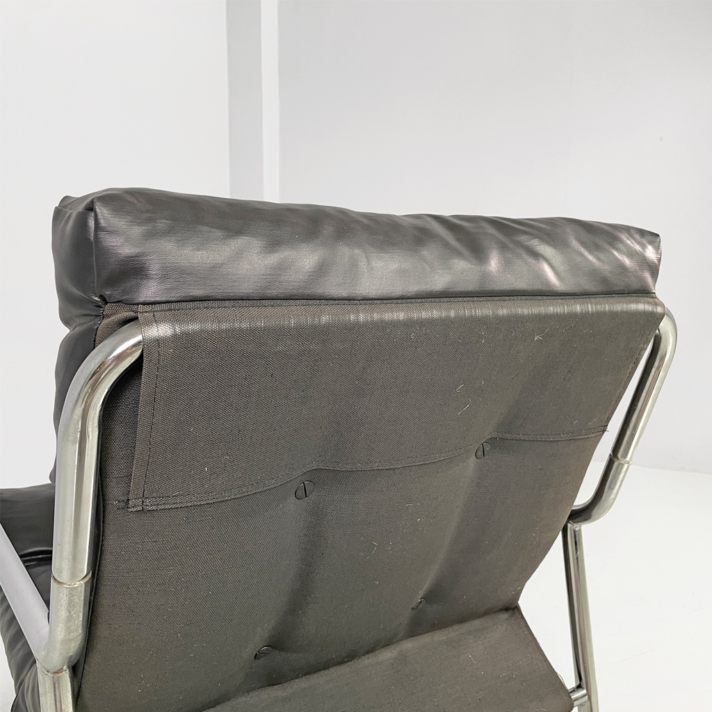 Poltrone in metallo e pelle nera sintetica, 1970 ca.