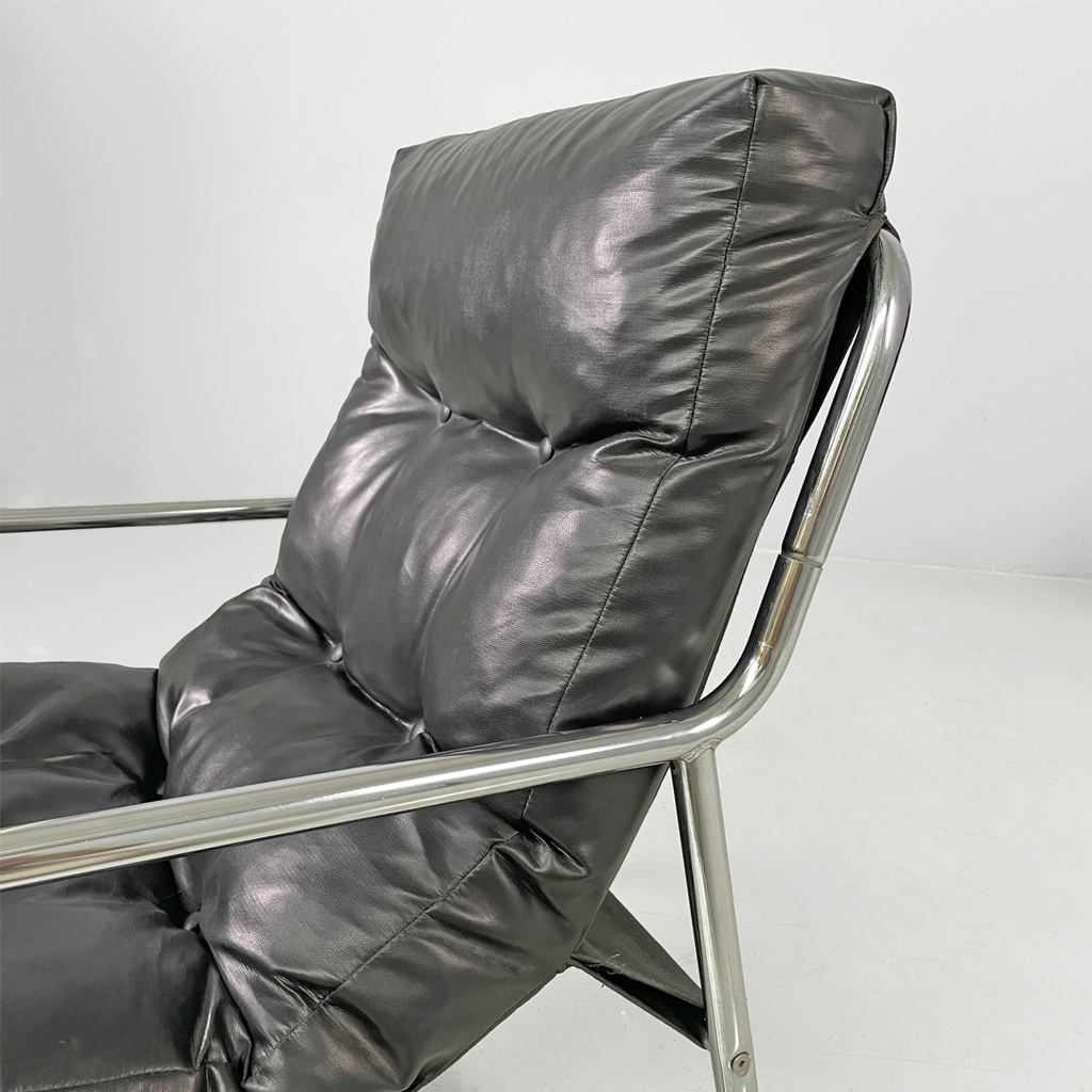 Poltrone in metallo e pelle nera sintetica, 1970 ca.