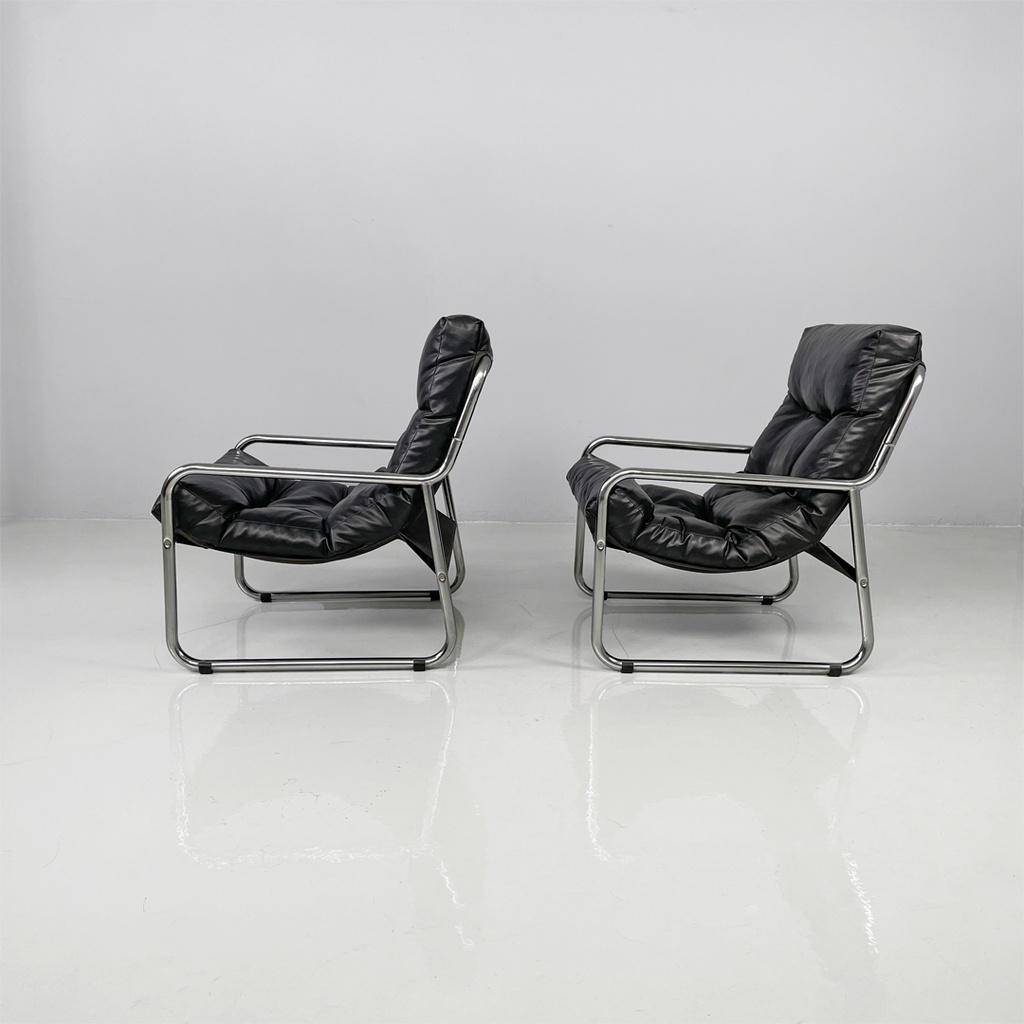 Poltrone in metallo e pelle nera sintetica, 1970 ca.