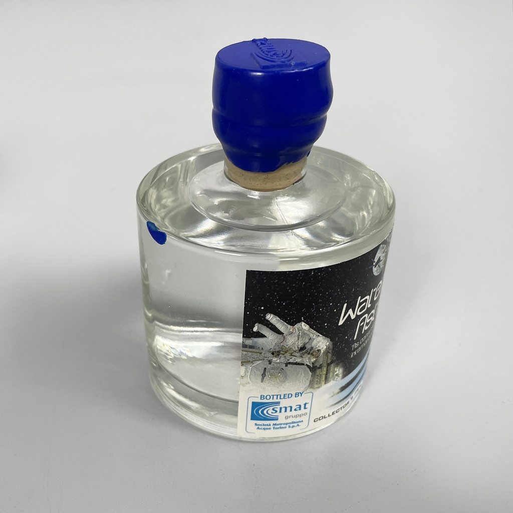 Bottiglie di acqua per astronauti, 2000 ca.