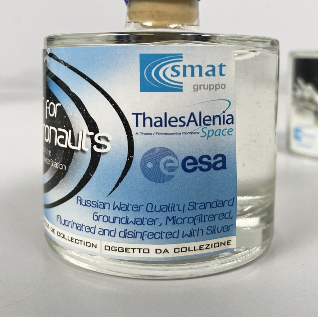 Bottiglie di acqua per astronauti, 2000 ca.