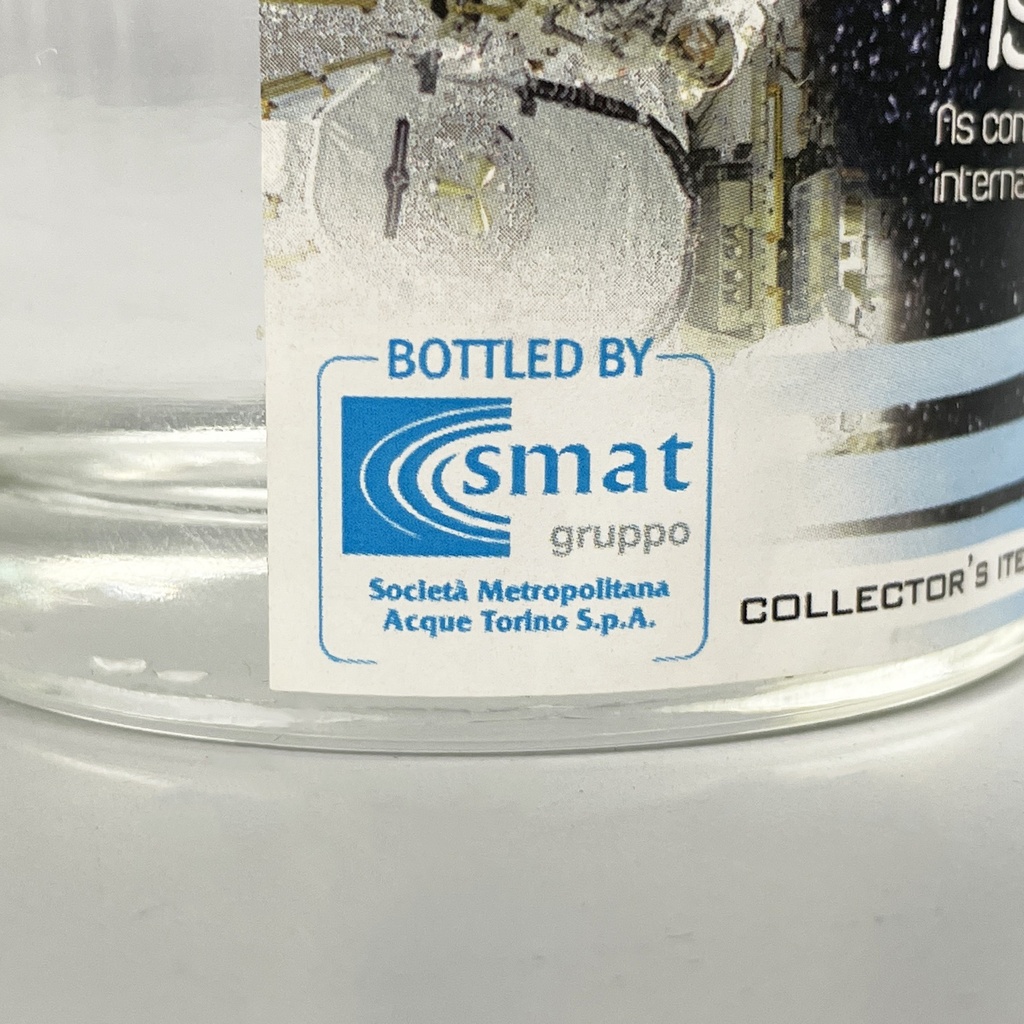 Bottiglie di acqua per astronauti, 2000 ca.