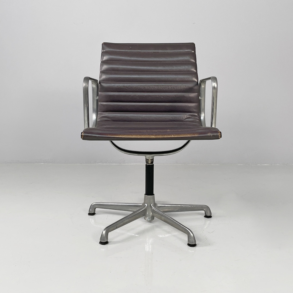 Sedia da ufficio EA108 di Charles e Ray Eames per ICF, 1970 ca.