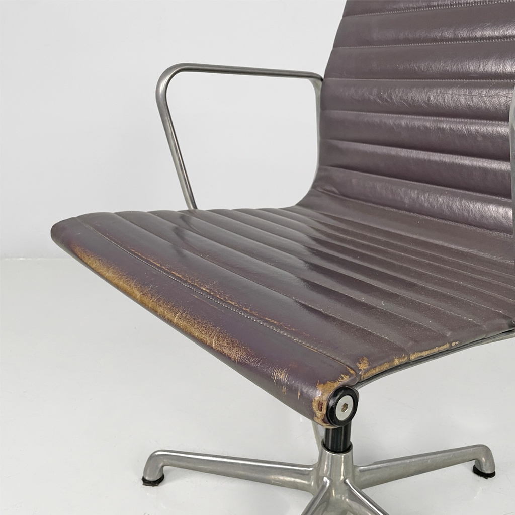 Sedia da ufficio EA108 di Charles e Ray Eames per ICF, 1970 ca.