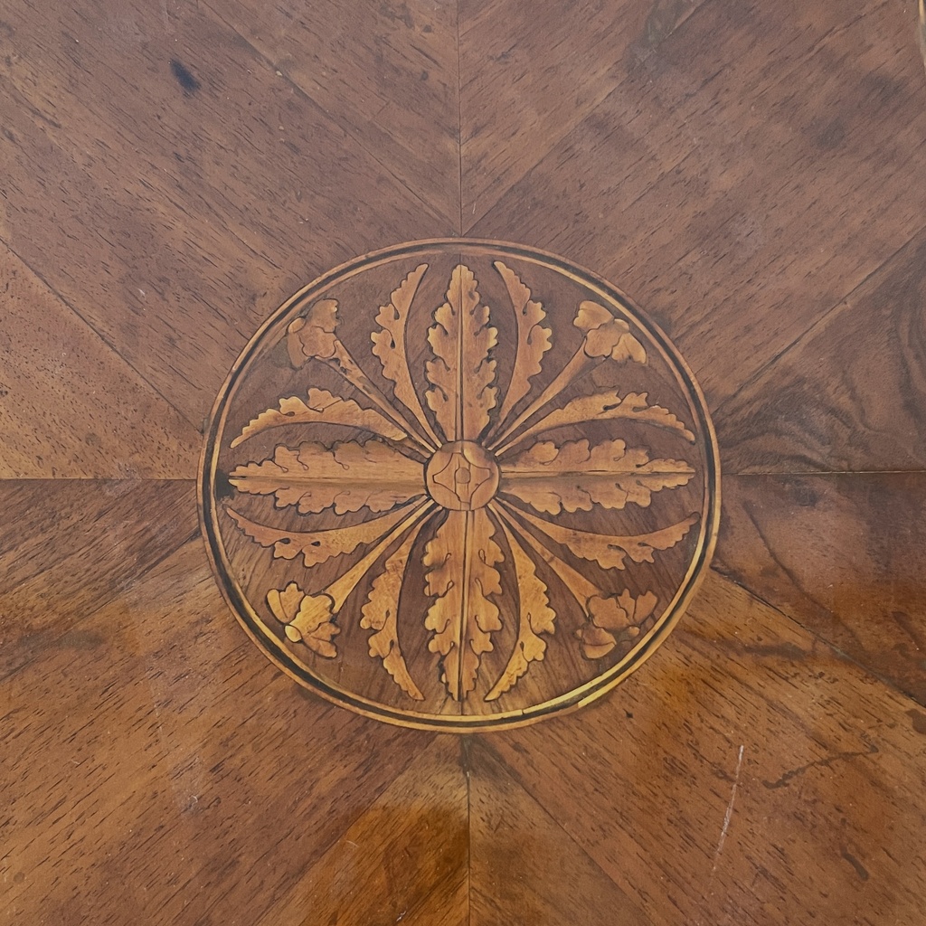 Tavoli da caffè in legno, seconda parte del 1700 ca.