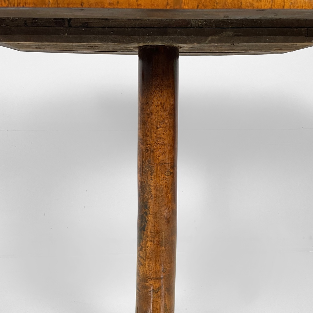 Tavoli da caffè in legno, seconda parte del 1700 ca.