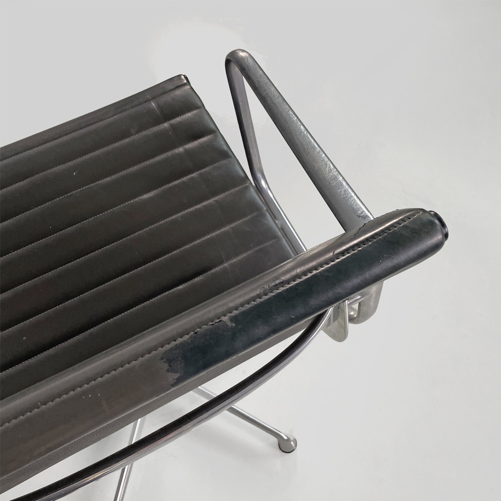 Sedia da ufficio EA108 di Charles e Ray Eames per ICF, 1970 ca.