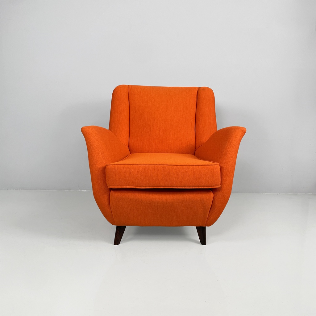 Poltrona in tessuto arancione e legno, 1950 ca.