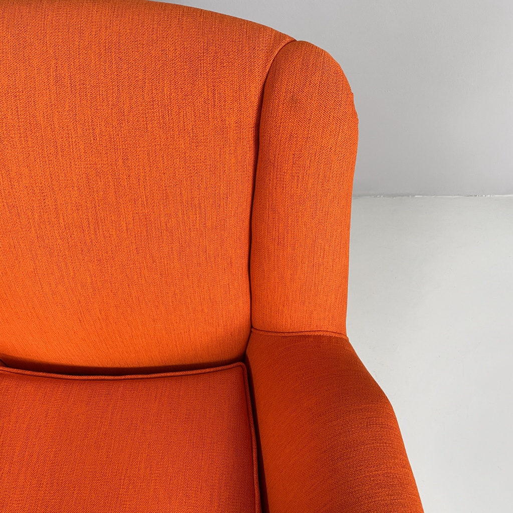 Poltrona in tessuto arancione e legno, 1950 ca.