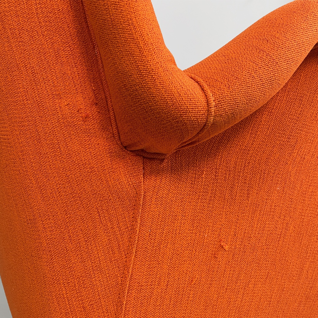 Poltrona in tessuto arancione e legno, 1950 ca.