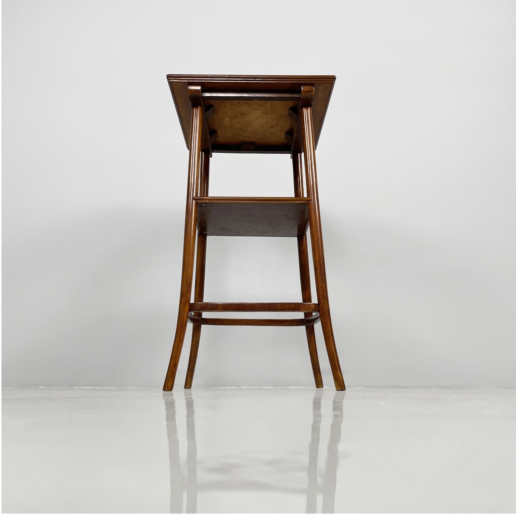 Piedistallo in legno, 1920 ca.