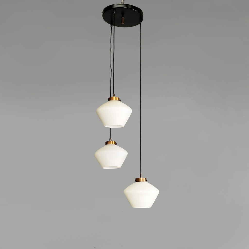 Lampadario a tre luci in vetro e metallo nero, 1950 ca.