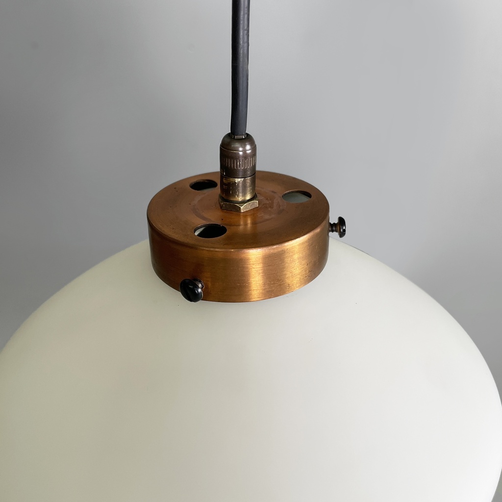 Lampadario a tre luci in vetro e metallo nero, 1950 ca.