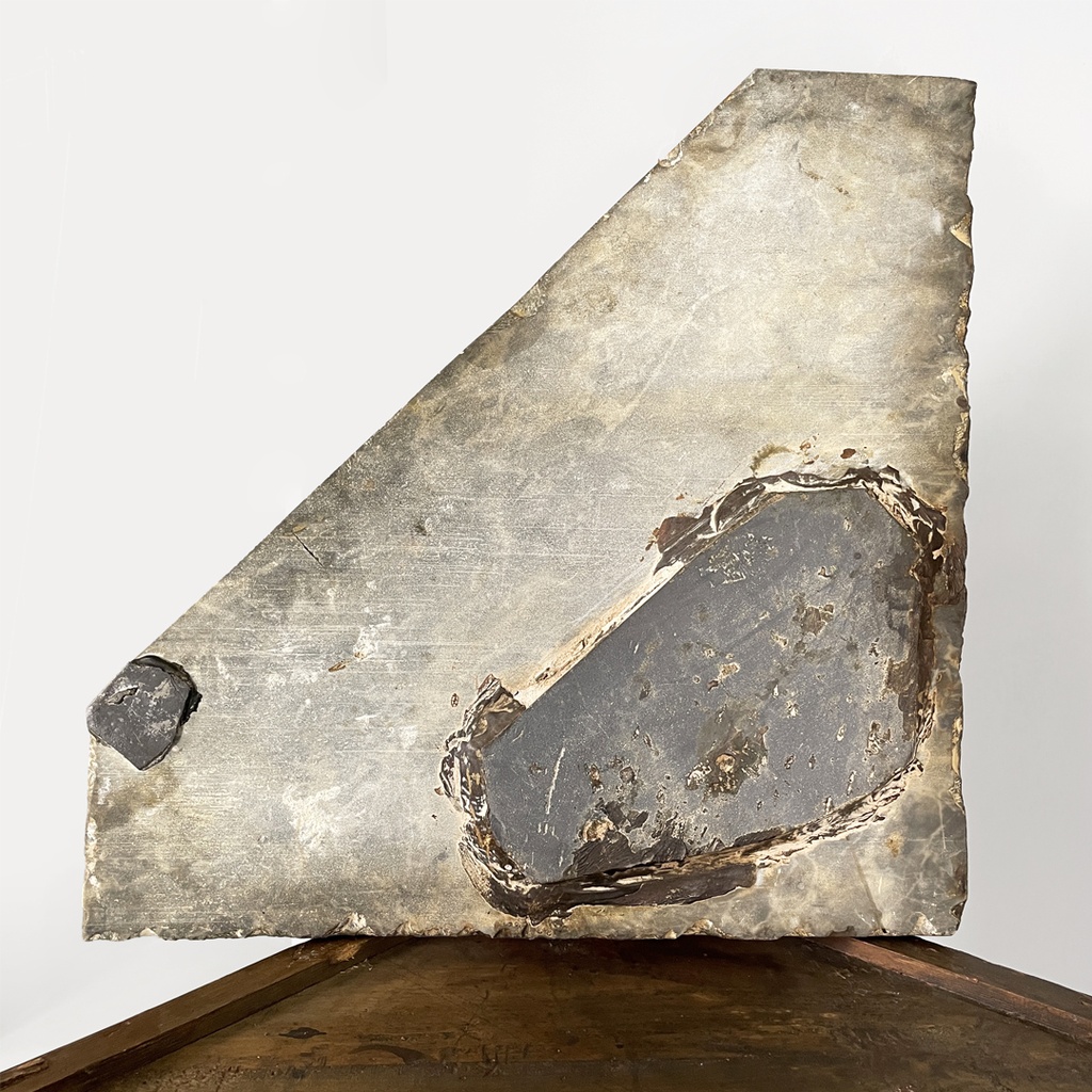 Consolle angolari in legno e marmo, 1700 ca.