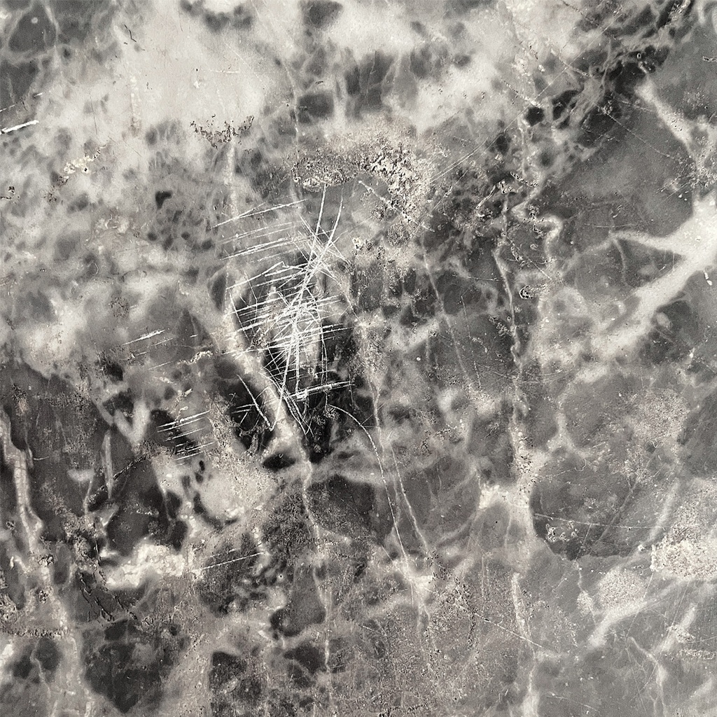 Consolle angolari in legno e marmo, 1700 ca.