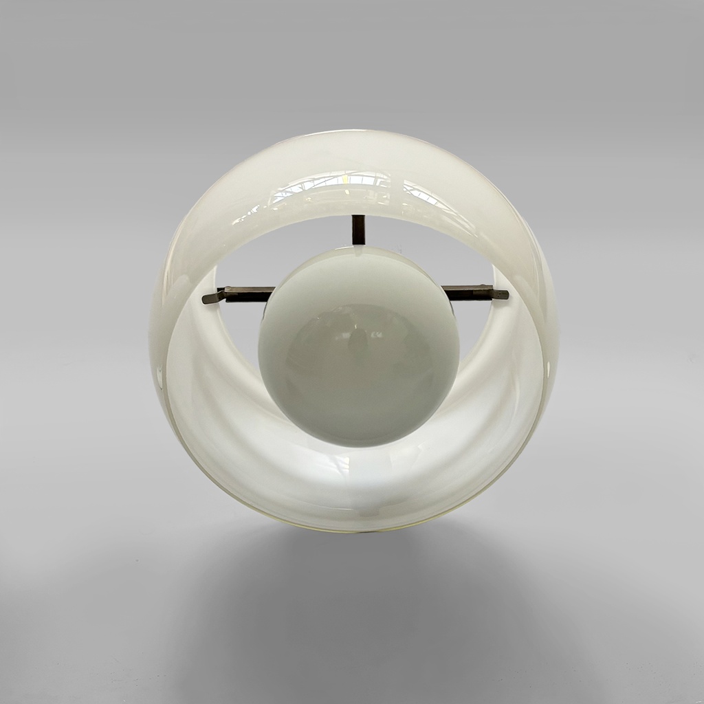 Applique Omega di Vico Magistretti per Artemide, 1970 ca.