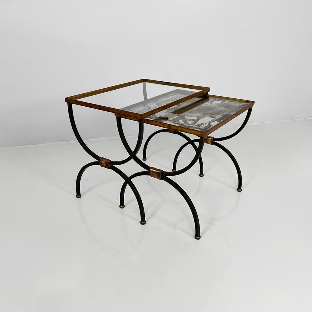 tavoli da caffè impilabili in metallo e vetro, 1940 ca.