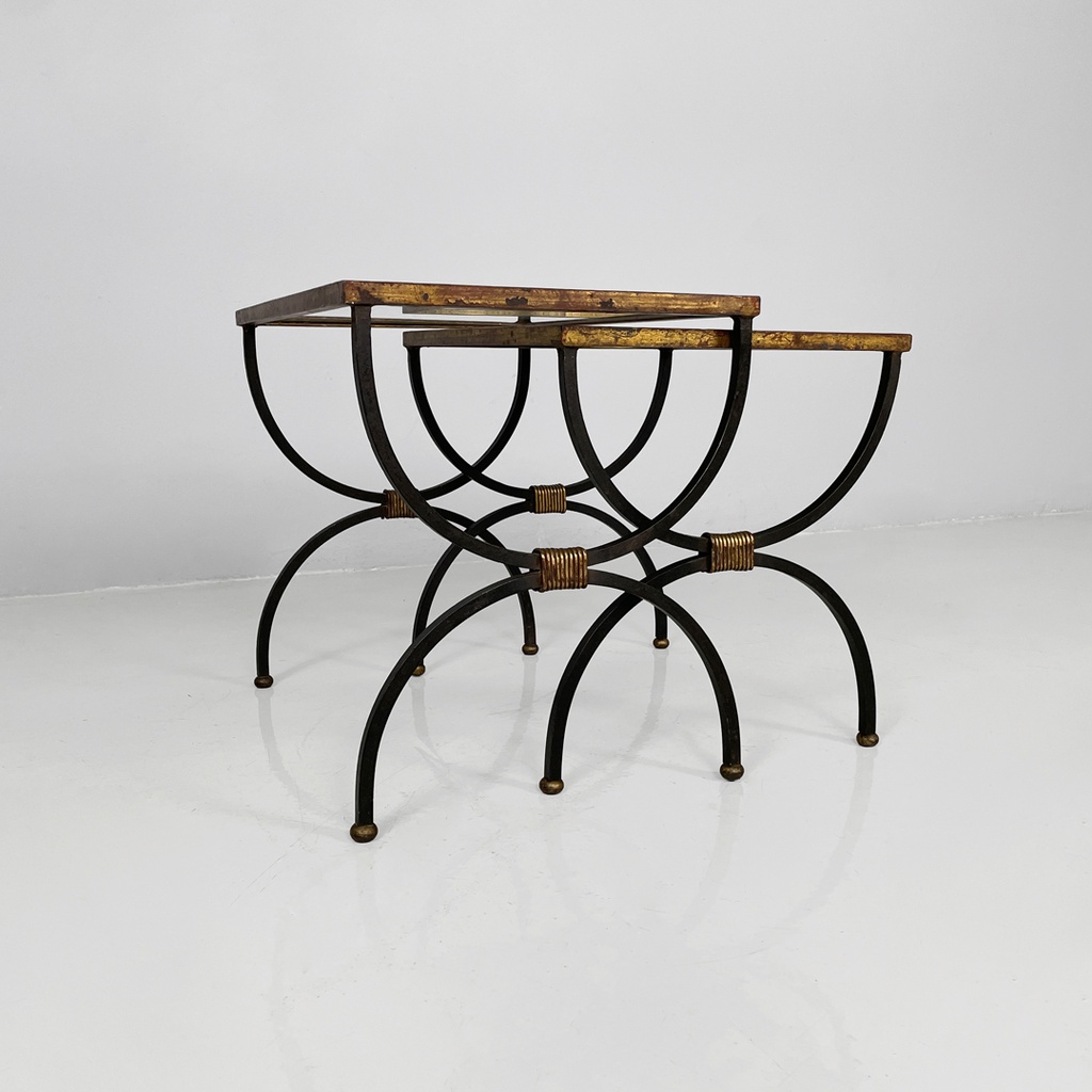 tavoli da caffè impilabili in metallo e vetro, 1940 ca.