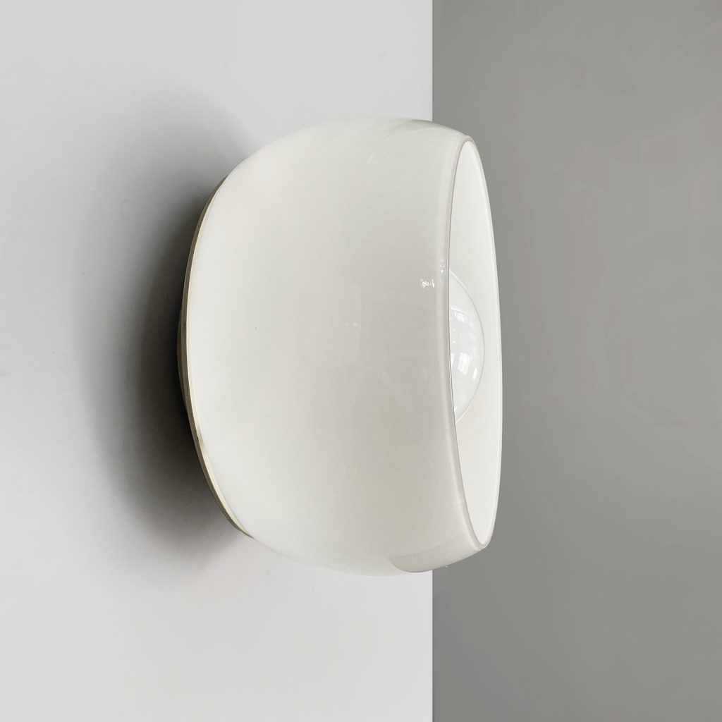 Plafoniera Omega di Vico Magistretti per Artemide, 1970 ca.  