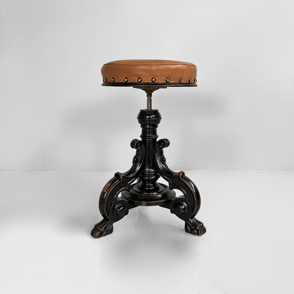 Sgabello in legno e pelle marrone, 1930 ca.