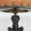 Sgabello in legno e pelle marrone, 1930 ca.