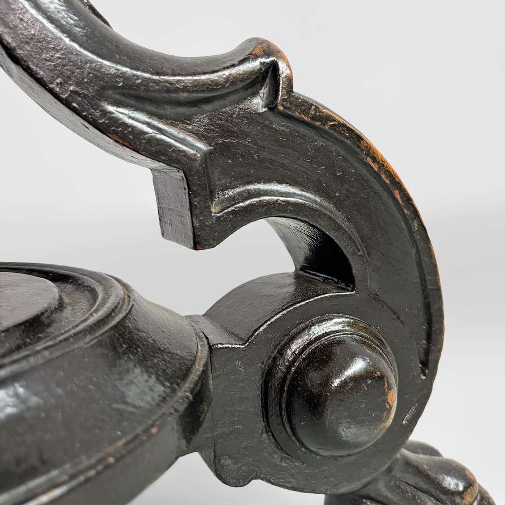 Sgabello in legno e pelle marrone, 1930 ca.