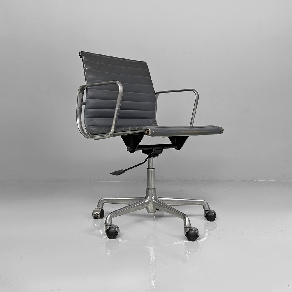 Sedie da ufficio EA108 di Charles e Ray Eames per ICF, 1970 ca.