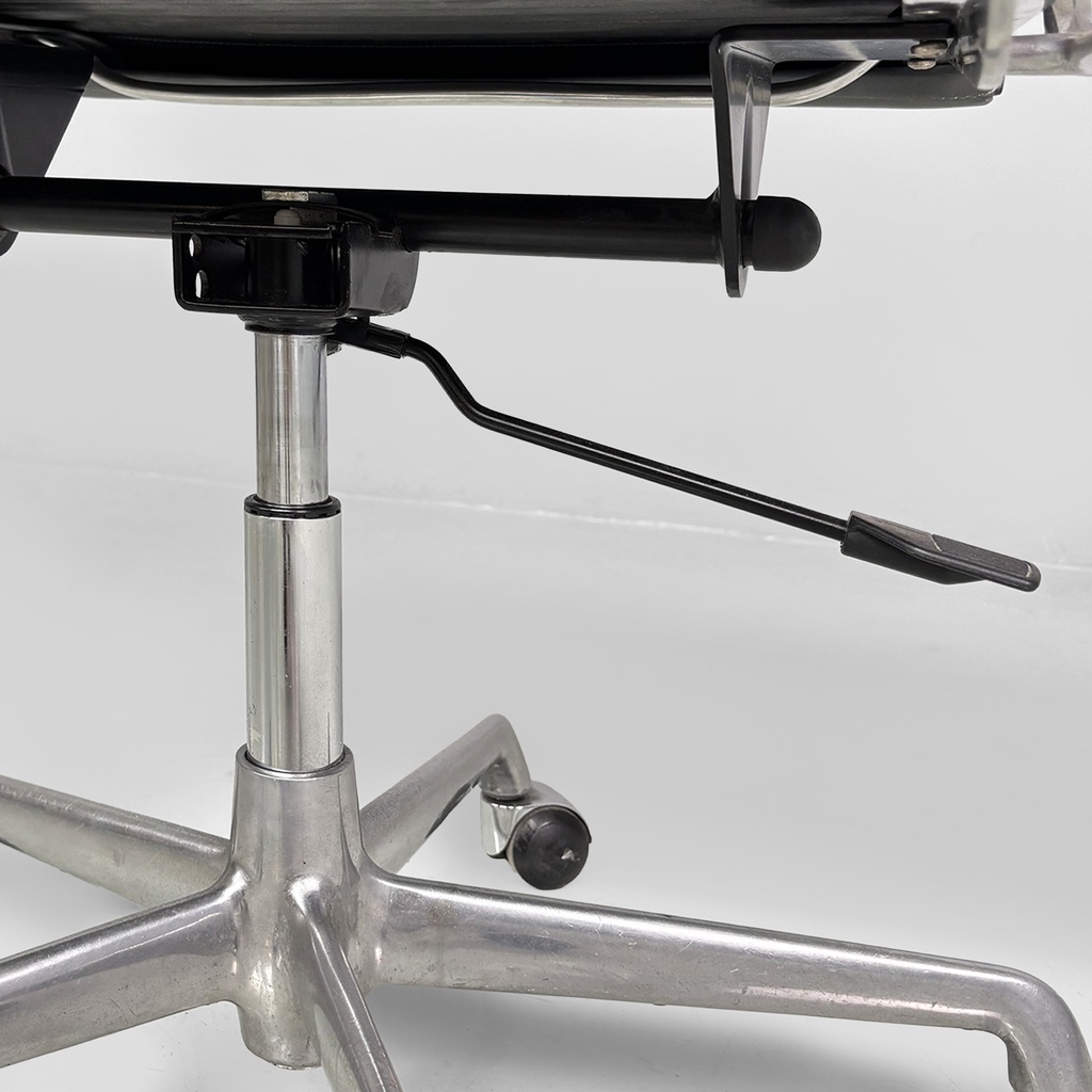 Sedie da ufficio EA108 di Charles e Ray Eames per ICF, 1970 ca.