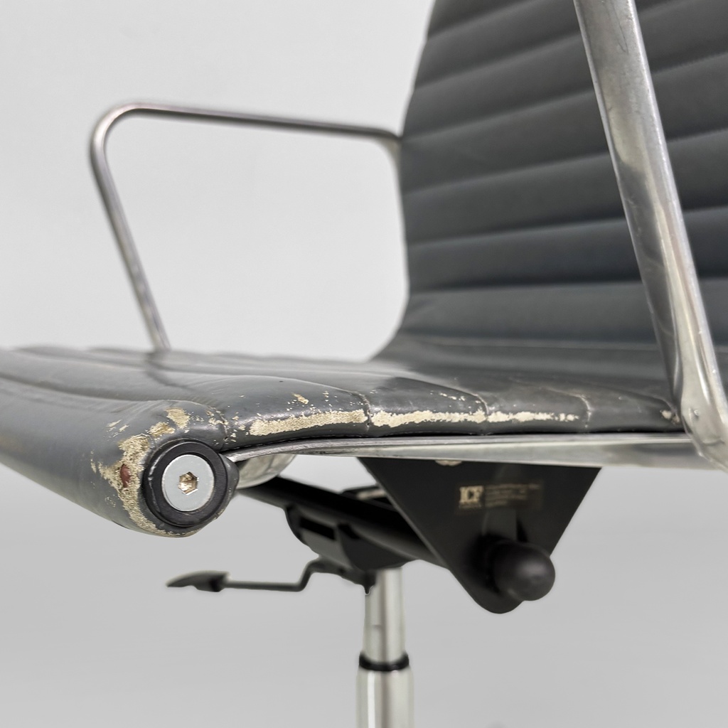 Sedie da ufficio EA108 di Charles e Ray Eames per ICF, 1970 ca.