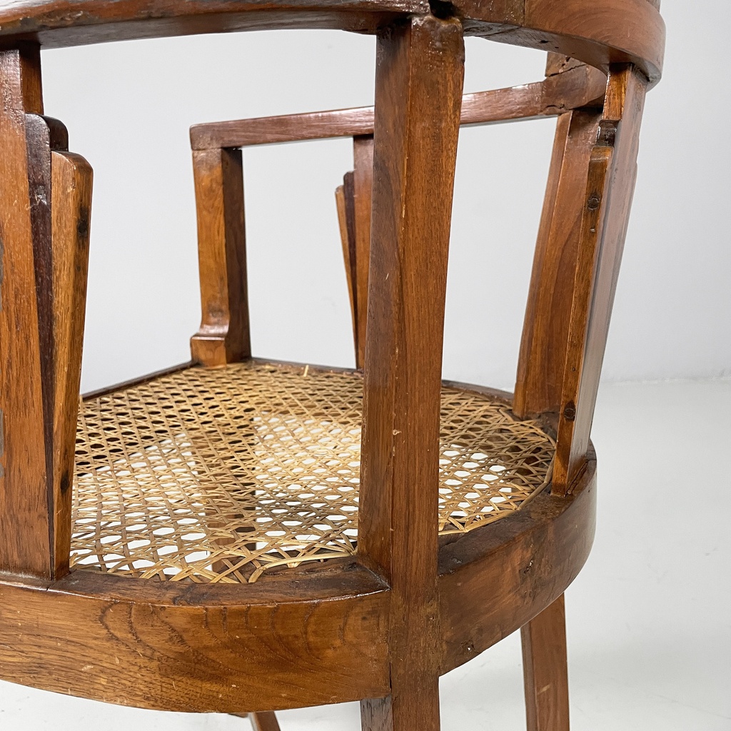 Sedia a pozzetto in legno e paglia, 1930 ca.