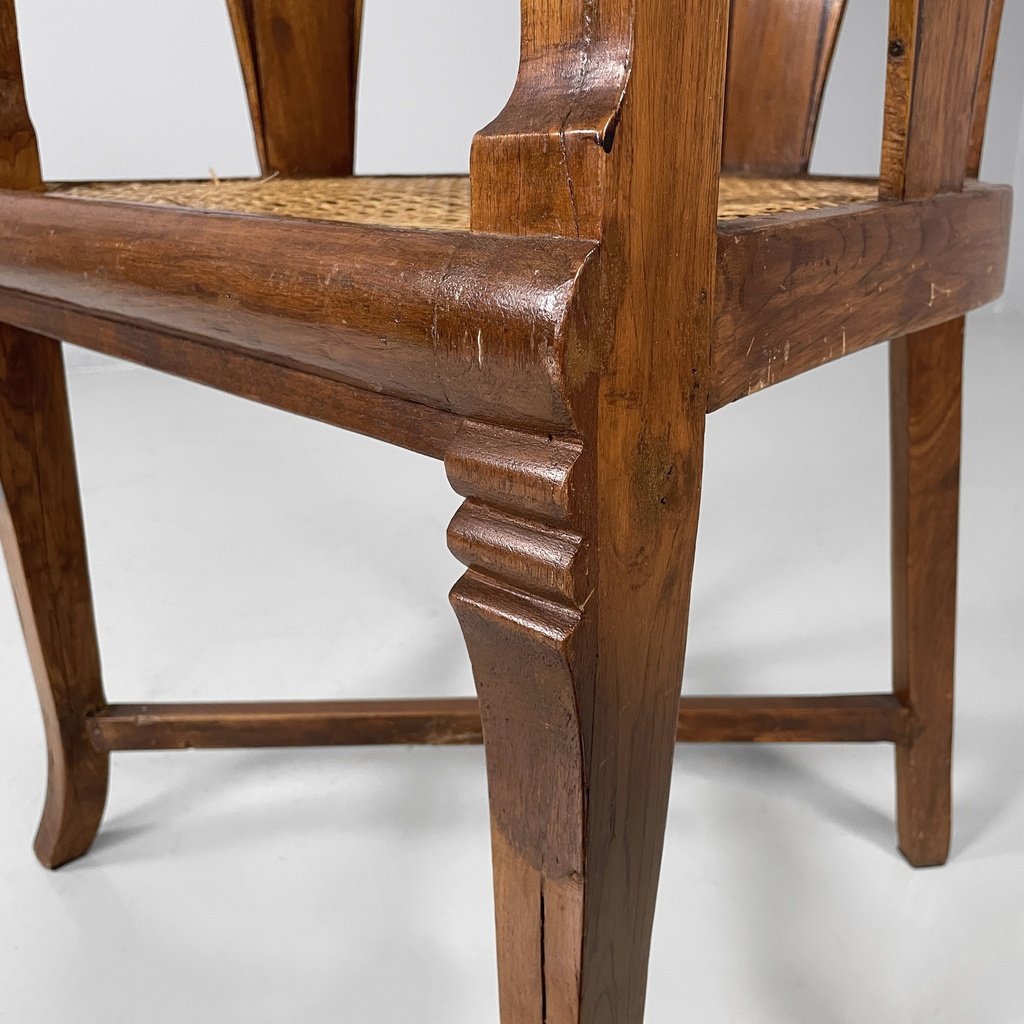 Sedia a pozzetto in legno e paglia, 1930 ca.