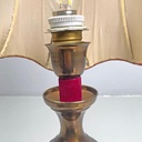 Lampada da tavolo con paralume in tessuto rosso, 1950 ca.