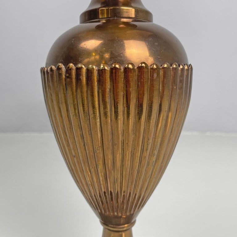 Lampada da tavolo con paralume in tessuto rosso, 1950 ca.