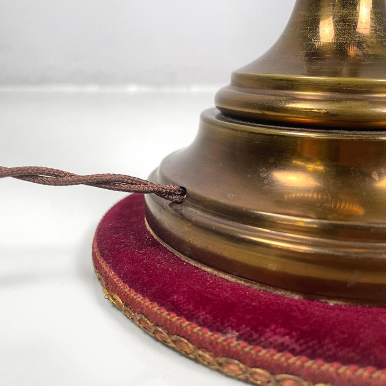 Lampada da tavolo con paralume in tessuto rosso, 1950 ca.