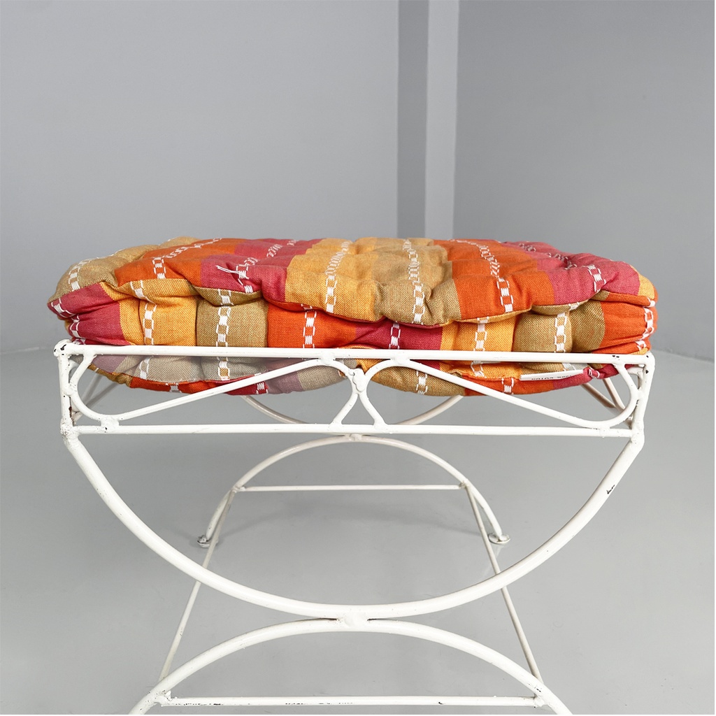 Sgabelli in ferro bianco, 1960 ca.