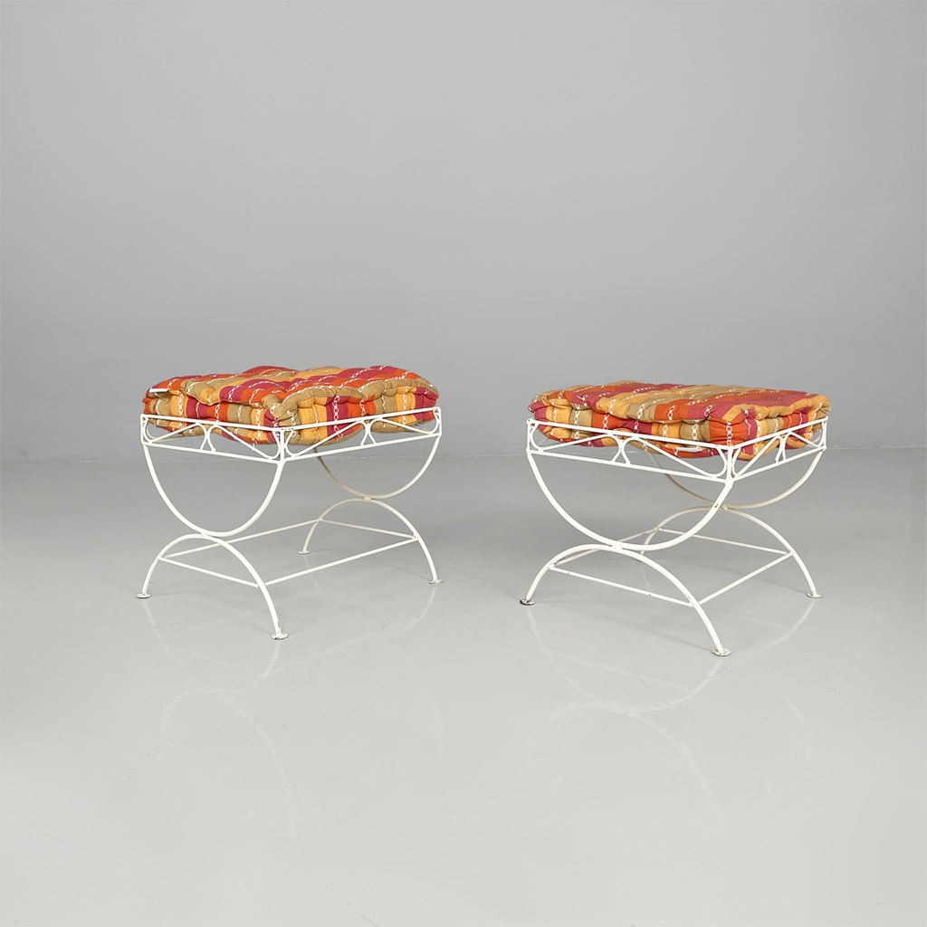 Sgabelli in ferro bianco, 1960 ca.