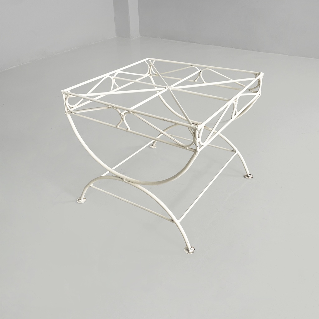 Sgabelli in ferro bianco, 1960 ca.