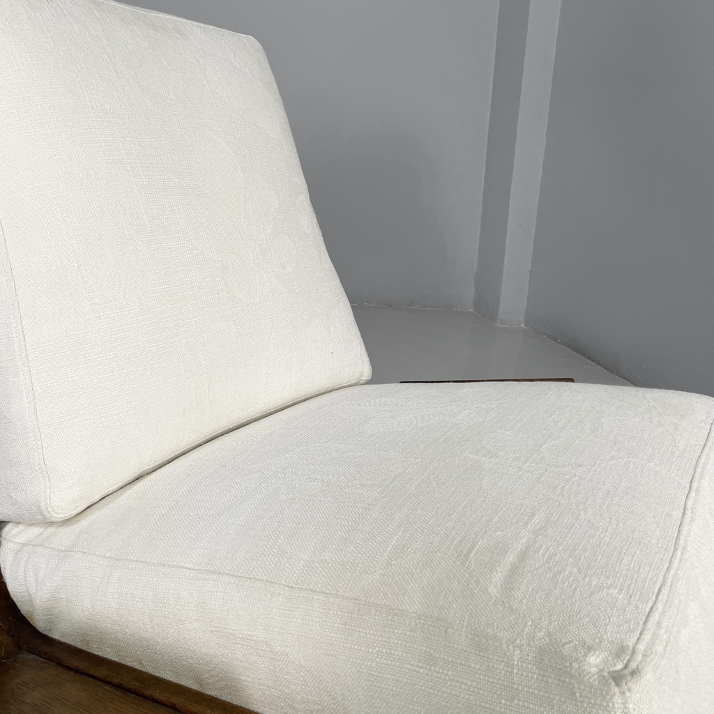 Poltrone in legno e tessuto bianco, 1970 ca.