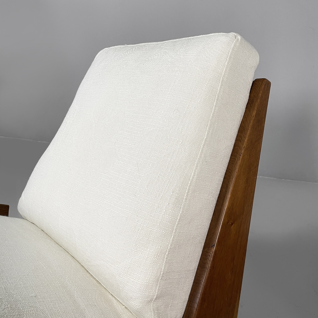 Poltrone in legno e tessuto bianco, 1970 ca.