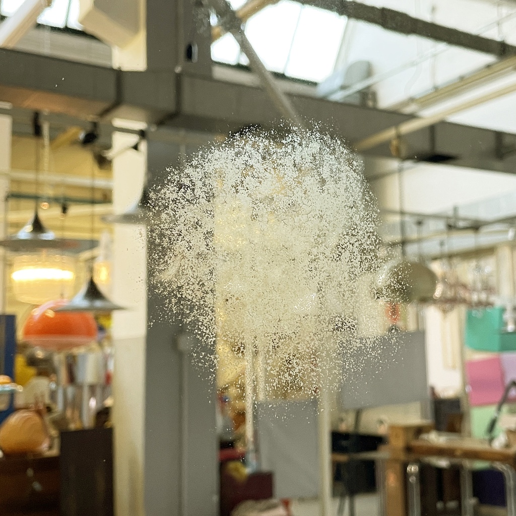 Specchio da parete in ottone, 1950 ca.